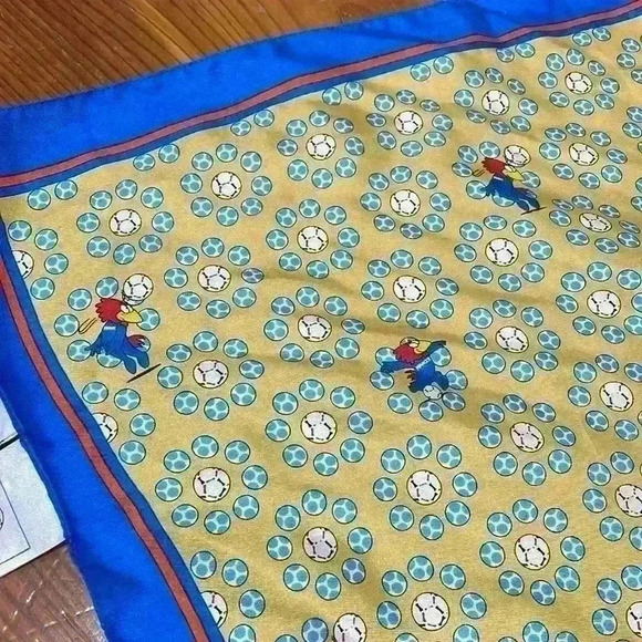 France 98 Volleyball Pocket Square Scarf Made in Italy 100% Silk - Picture 4 of 8